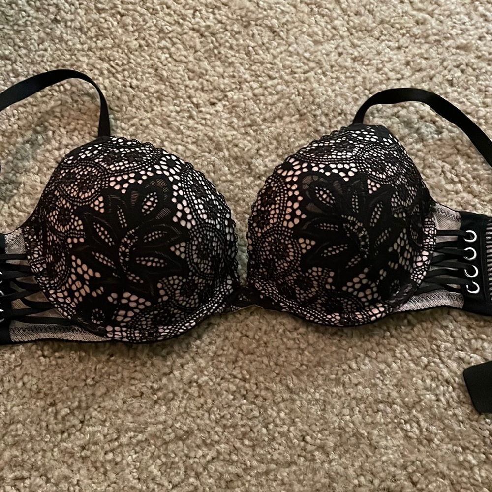 Victoria’s Secret push up bra 32b